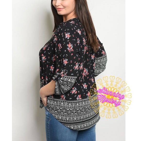 B2G1💕 Floral V Neck Plus Size Top - Picture 2 of 7